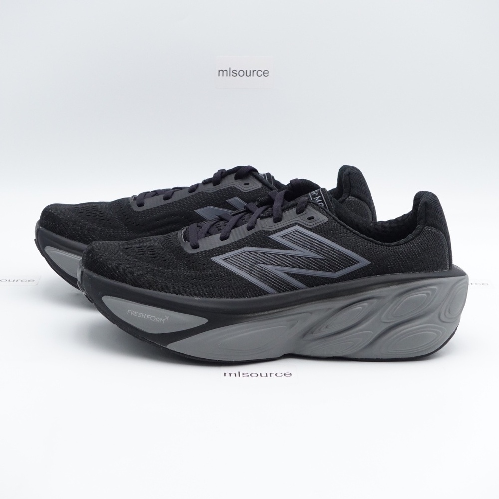 NEW Size 9.5 WIDE 2E Men's New Balance Fresh Foam X More v5 Sneakers MMORLK5